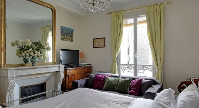 210176 - Comfortable Apartment for 6 People in the Heart of the Grands Boulevards, Забронировать Апартаменты/квартира 10-й округ: Республика Париж, рядом с Oasis d'Aboukir