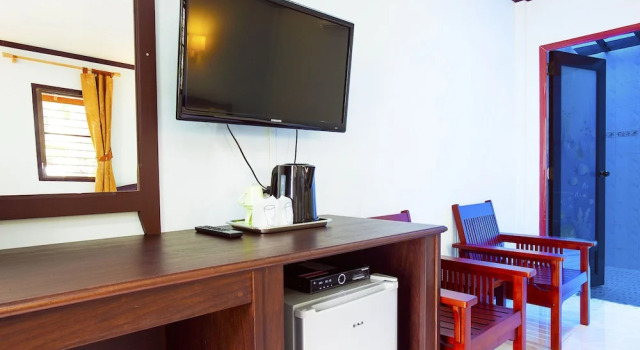 Трёхместное семейное бунгало Deluxe с балконом Lanta Coral Beach Resort