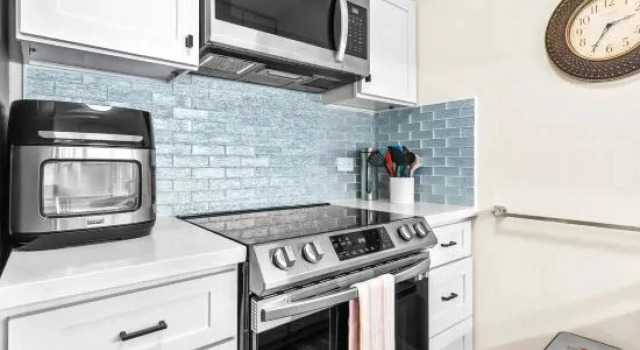 Sweet & Cozy in Honolulu Free WIFI & AC, Забронировать Отель Гонолулу Оаху, рядом с Академия искусств