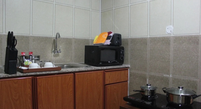 Полулюкс The Royal Garden Hotel
