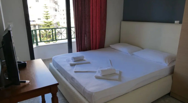 Privé City Hotel