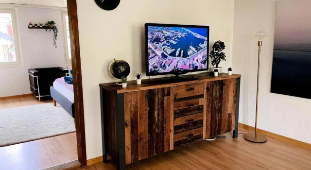 Newly Furnished Beautiful old Building Apartment in the Center With Apple TV