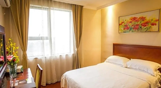 Двухместный номер Deluxe GreenTree Inn Shanghai Waigaoqiao Free Trade Zone Express Hotel