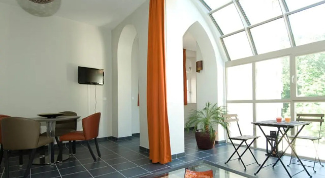 Люкс Classic Apparthôtel Tempologis - Chateau de la Rochette
