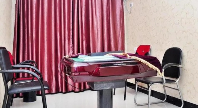Zhengzhou Longgang Hotel, Rezervovat Hotel Čeng-čou Henan