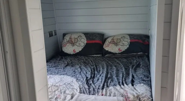 Glamping Hut - Riverview 3