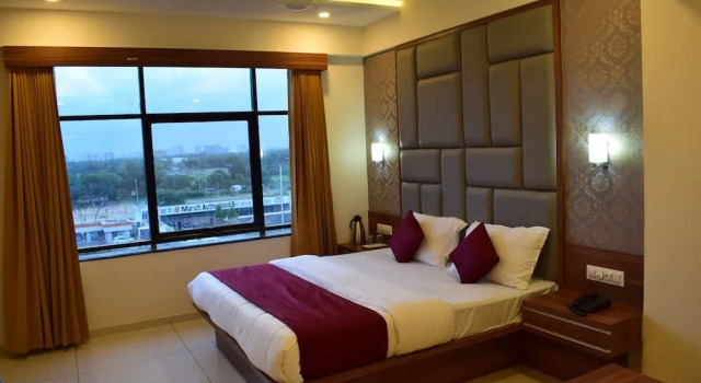 Hotel Lavish inn, Rezervovat Hotel Hotely v Gujarat s parkováním, Parkování
