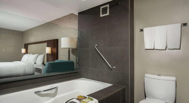 Двухместный номер Standard DoubleTree by Hilton Monrovia - Pasadena Area