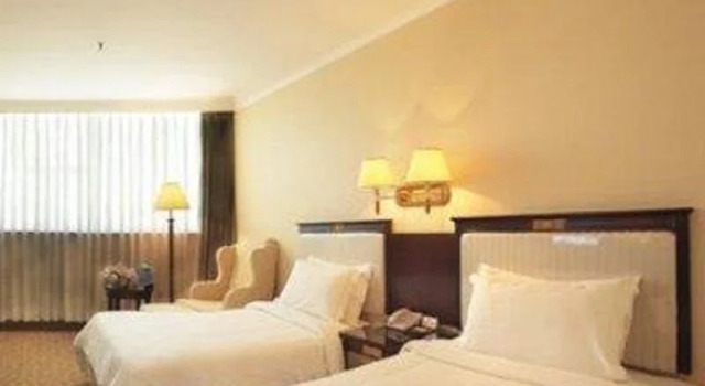 Ramada Tunhe Hotel Urumqi, Rezerwuj Hotel Urumqi Xinjiang