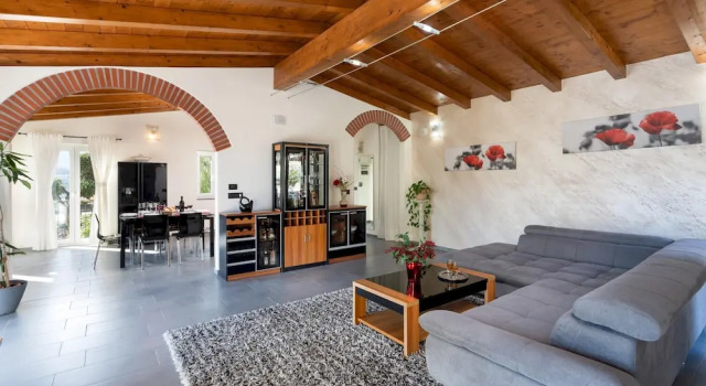 VILLA VITTORIO 6&2 Emma Villas, Buchen Sie Villa Imperia Blumenriviera