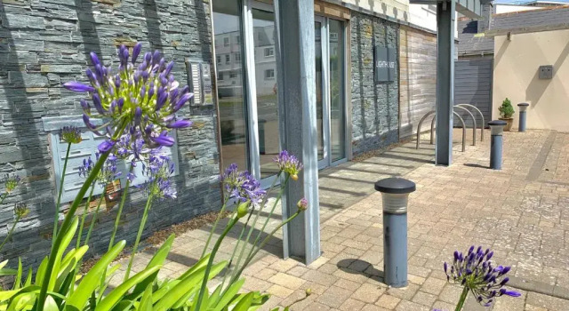 Коттедж Ground Floor 2-Bedroom Apartment - Fistral Beach