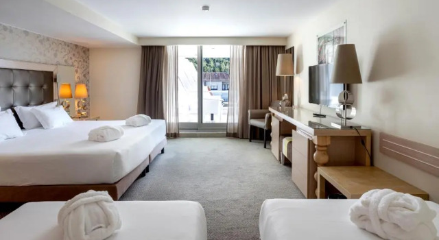 Семейный номер с балконом Hotel Porta do Sol Conference Center & Spa