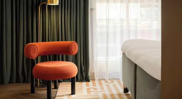 Двухместный номер Standard с балконом Carlton George Hotel