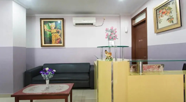 RedDoorz @ Mangga Besar Raya, Забронировать Отель Отели Джакарты с парковкой, рядом с Glodok Market, Парковка