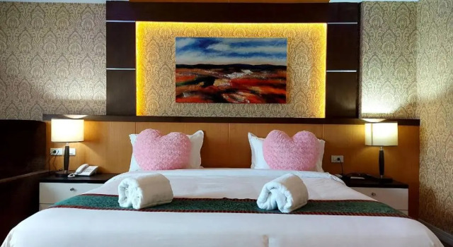 Полулюкс M Hotel Danok