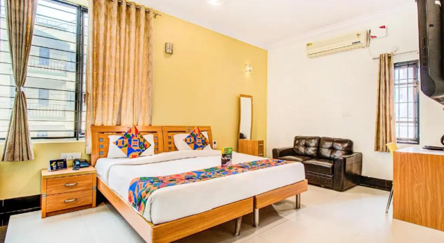 Номер Deluxe Fabhotel Emara Grand