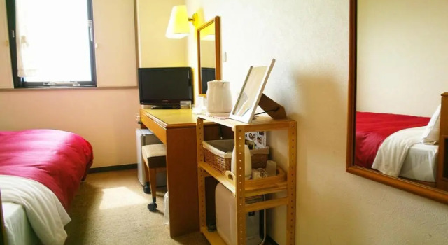 Кровать в общем номере (женский номер) Tourist Hotel Hitachi