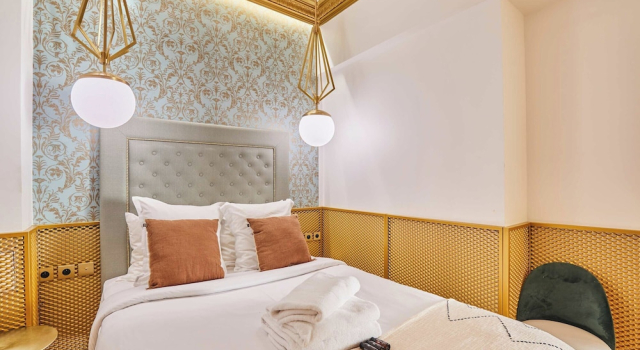 Апартаменты Superb AC- 2bdr Apartement Montaigne/arc de Triomphe