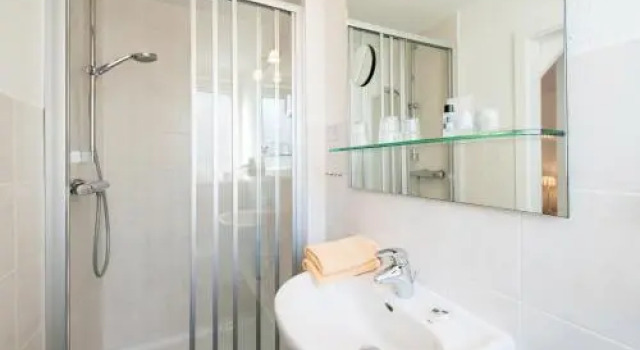 Hotel Berlin, Забронировать Отель Веннингштедт Зильт-Ост