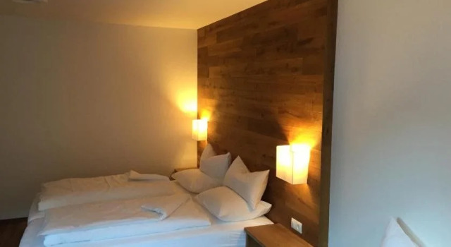 Hotel Metzgerei Schatz, Забронировать Отель Хоэнэмс 