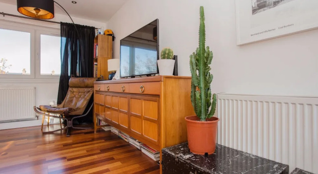 2 Bedroom Flat in Whitechapel with Large Balcony