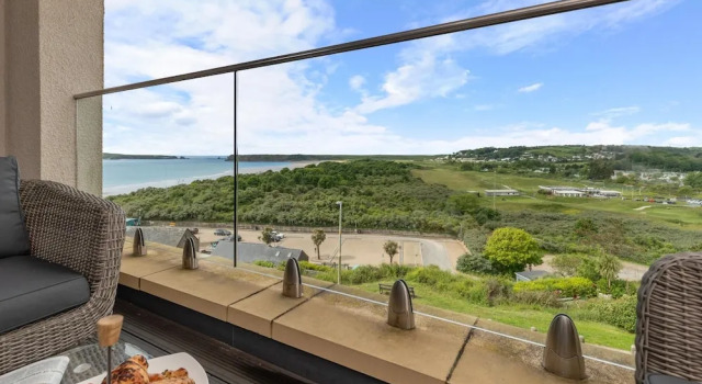 Апартаменты Apartment 10 Waterstone House - Luxury Apartment With Sea Views