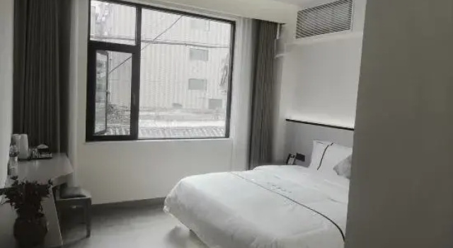 Люкс Business Qimeng Ge Hotel (Dali University Xiaguan Campus Bus North Station Branch)