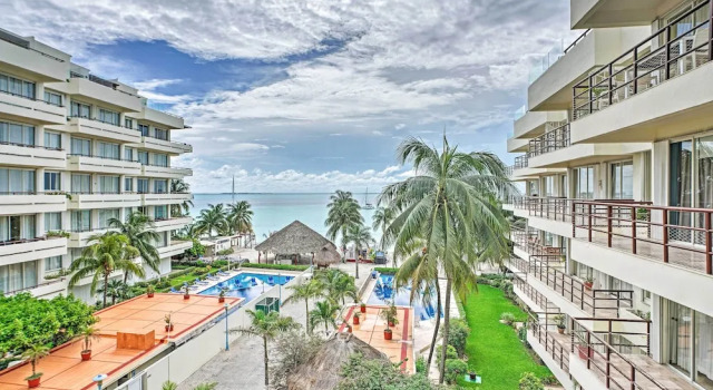 Ocean-view Oasis on Playa Norte: Resort Amenities, Rezervasyon Tatil Köyü Isla Mujeres 