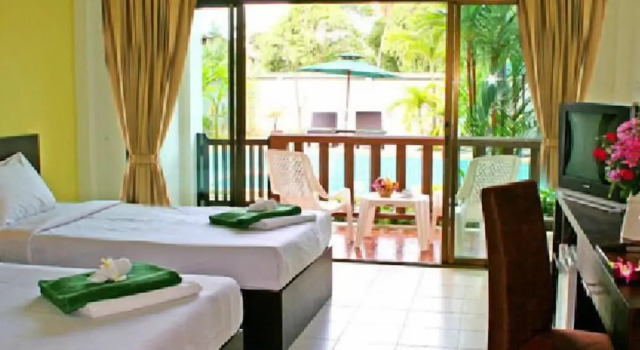 Номер Deluxe с балконом и с видом на бассейн Krabi Cozy Place