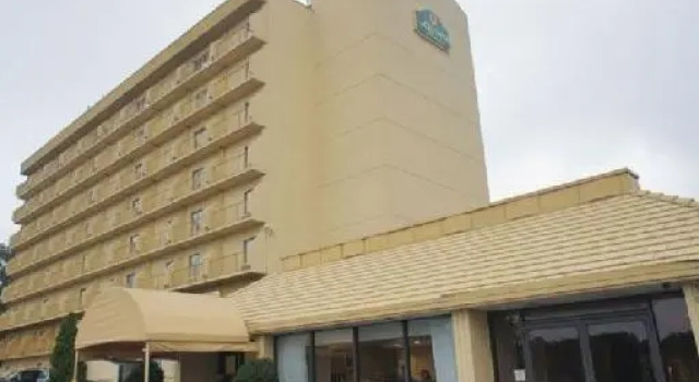Полулюкс La Quinta by Wyndham Stamford / New York City