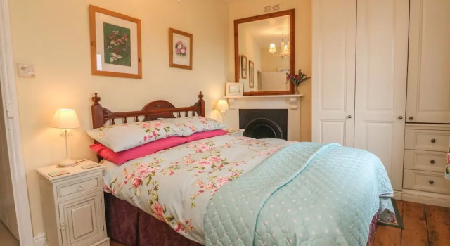 Elm Cottage, Забронировать Дом для отпуска Бидефорд Девон, рядом с Tapeley Park Gardens