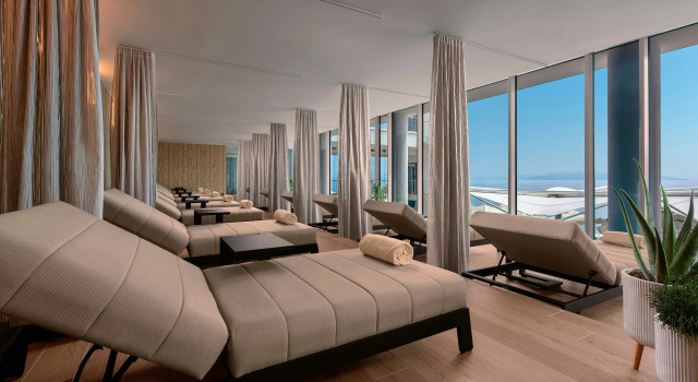 Hilton Rijeka Costabella Beach Resort And Spa, Забронировать Курортный отель Отели Приморско-Горанской жупания с парковкой, Парковка