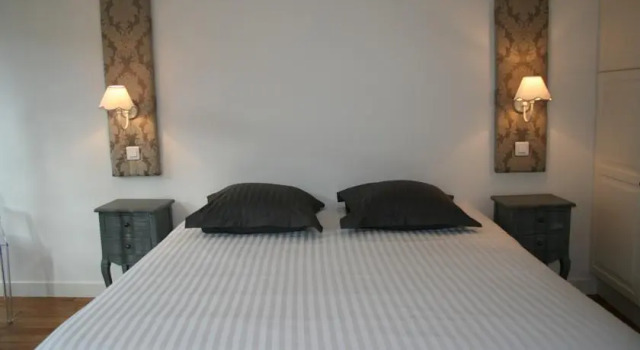 Versailles Regence, Book Apartment Versailles 
