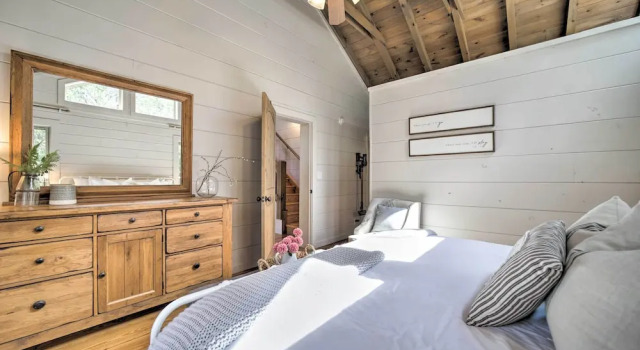 Deck + Fire Pits: Lake Toxaway Getaway!, จอง บ้านพักตากอากาศ Lake Toxaway Appalachian Mountains