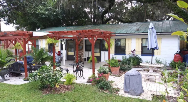 Апартаменты The Three Sisters - Pelican Crystal River FL