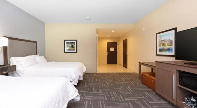 Четырёхместный люкс Hampton Inn Wetumpka