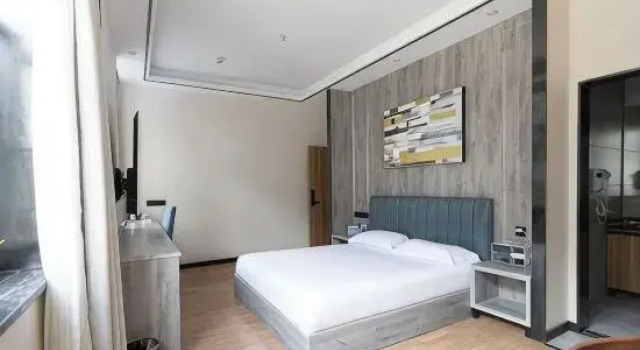 Люкс Smilan Boutique Hotel (Junjiatan Metro Station)