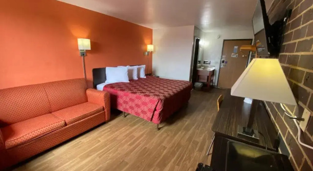 Standard Zimmer Reliance Inn
