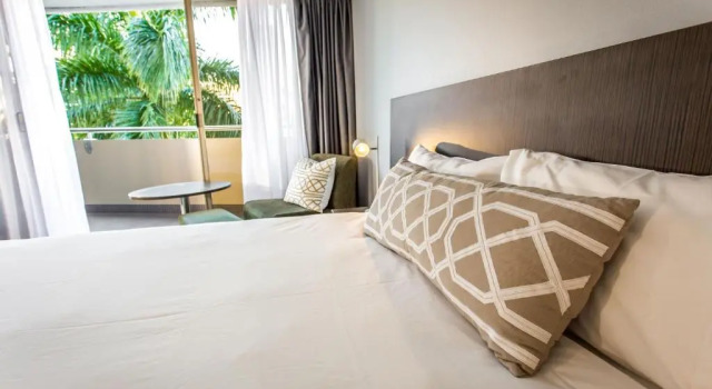 Номер Superior с балконом Mercure Brisbane Spring Hill