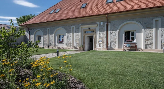Na Kmíně, Rezerwuj Hotel Obříství Central Bohemia