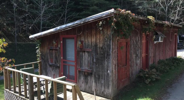 Люкс Deluxe River House Inn