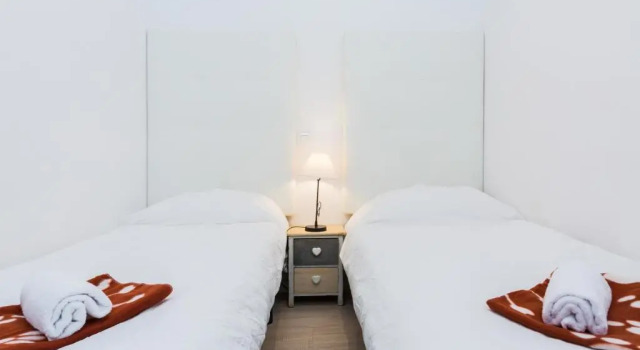 Апартаменты Montaber Apartments - Trafalgar