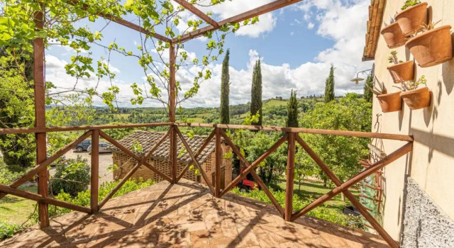 Трёхместный номер Standard с балконом Agriturismo Il Segreto di Pietrafitta