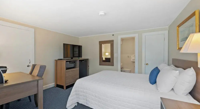 Номер Comfort The Heights Hotel