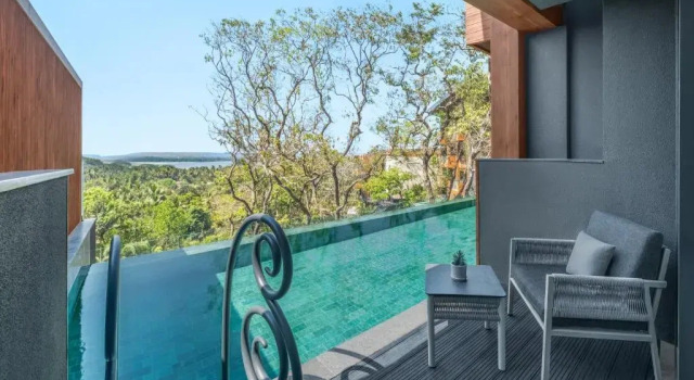 Номер Luxury с балконом и с видом на внутренний двор JW Marriott Goa