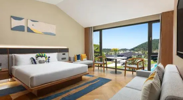 Двухместный люкс с видом на сад voco Ningbo Dongqian Lake by IHG