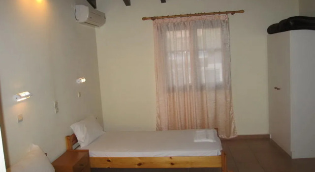 Alexandra Makris Gialos Studios
