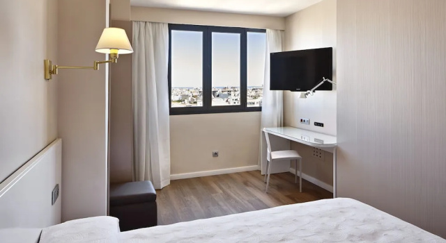 Cathedral Twin room Hotel Palladium