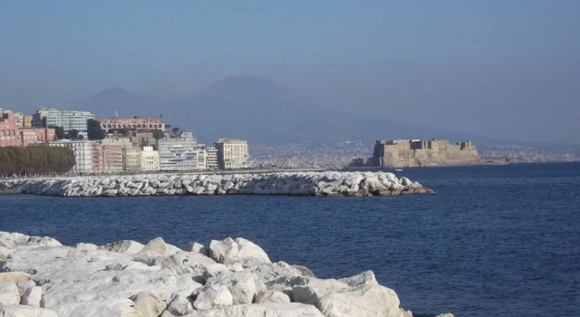 Коттедж Monolocale fronte strada Napoli centro storico