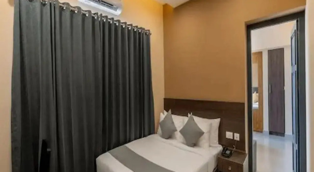 Номер Standard Saravana Grand Suites - A Unit of Saravana Bhavan Veg Tables Kochi